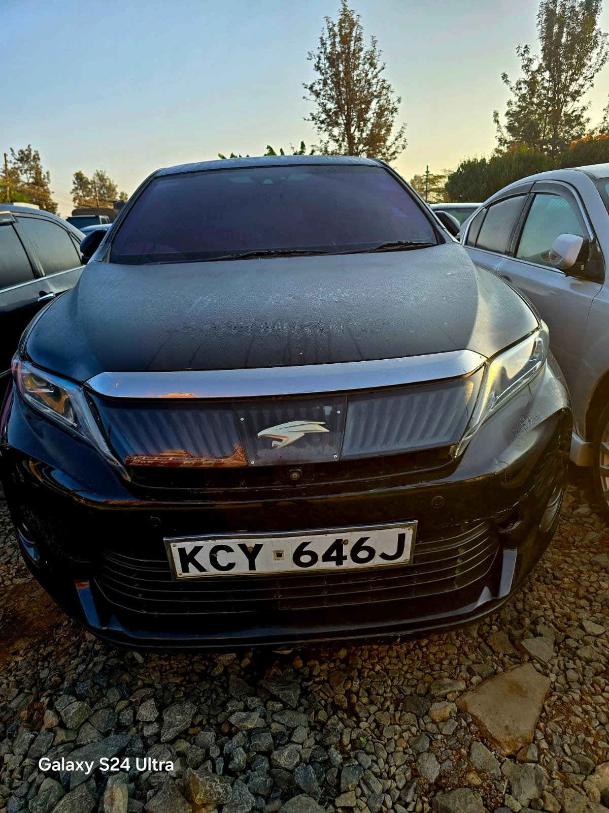 Toyota Harrier image 3